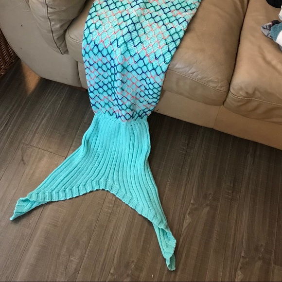 Mermaid tail blanket - Picture 4 of 4